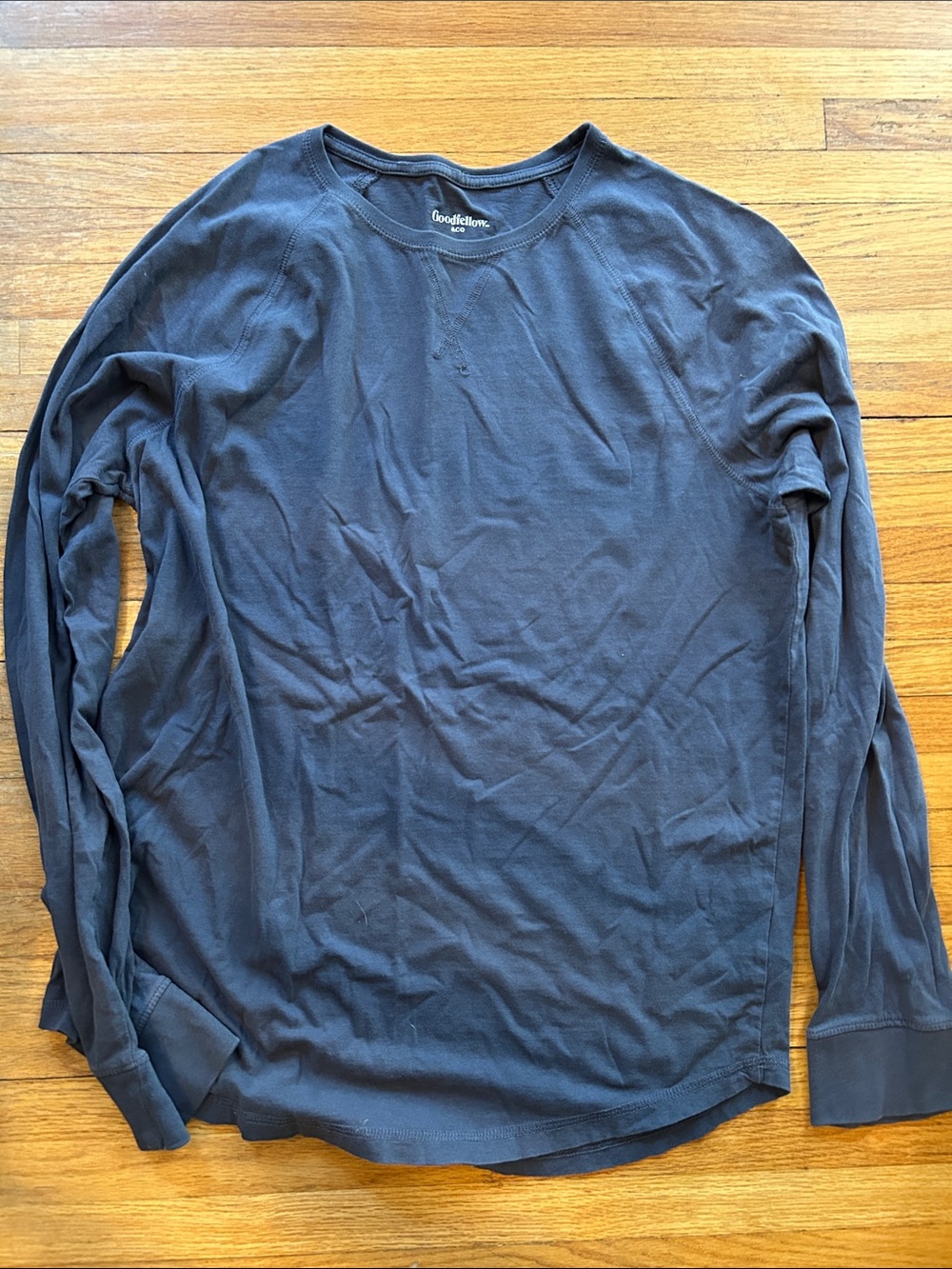 Goodfellow & Co Long-Sleeve Crewneck Tee in Dark Blue size medium.